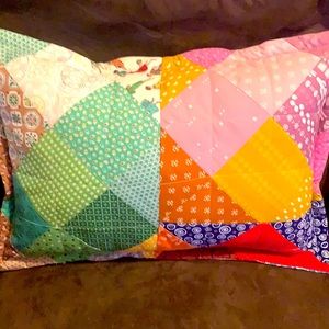 Quilted square pillow